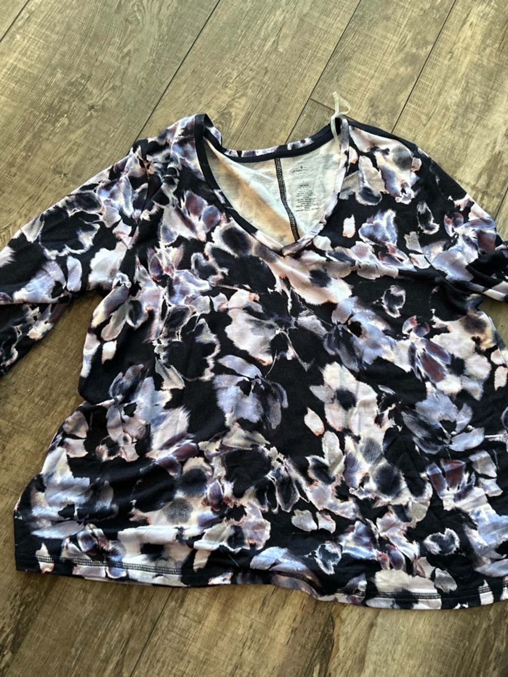 St. John's Bay Black Floral V-Neck Long Sleeve Top. large. CL1